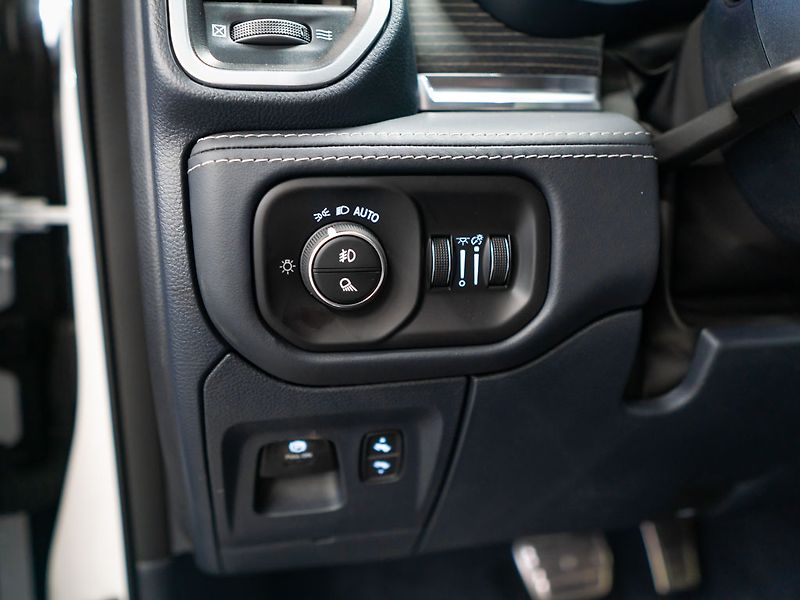 Dodge RAM (2024) 5.7 Limited Elite Edition LPG - fotka 24 z 48