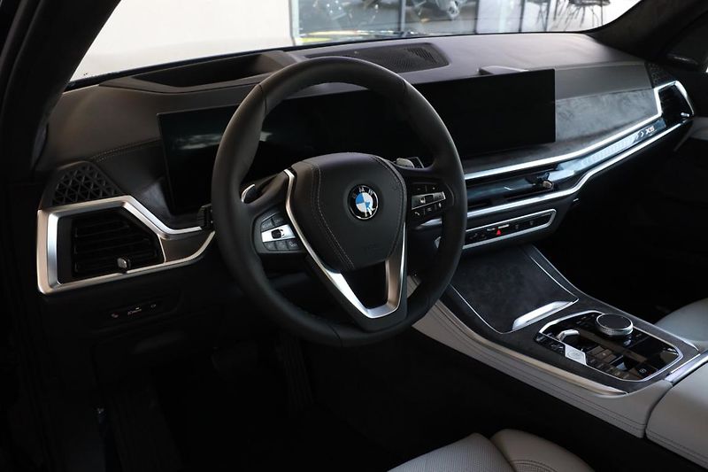BMW X5 xDrive30d - fotka 2 z 18