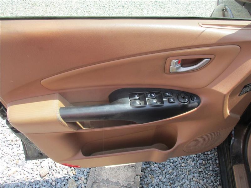 Hyundai Tucson 2,0 CRDi, 4x4,  klimatizace, - fotka 12 z 23