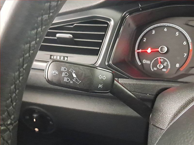 Volkswagen T-Roc (2021) 1.0 TSI, Serv.kniha - fotka 18 z 18