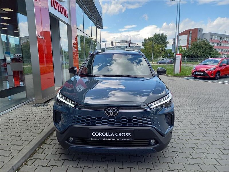Toyota Corolla Cross 2,0 Executive + Skyview - fotka 2 z 15