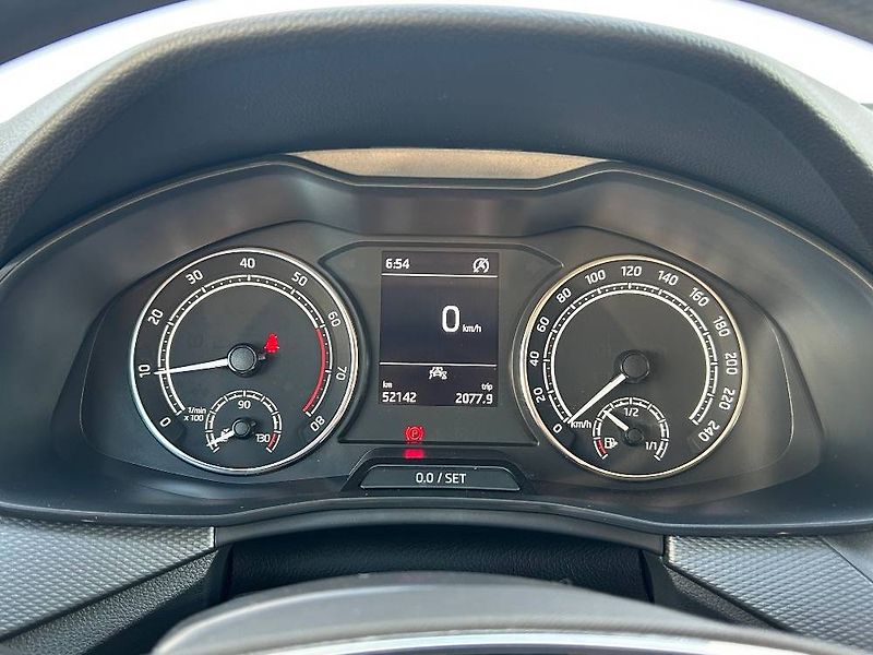 Škoda Scala FRESH 6MP 1,0TSI - fotka 12 z 24