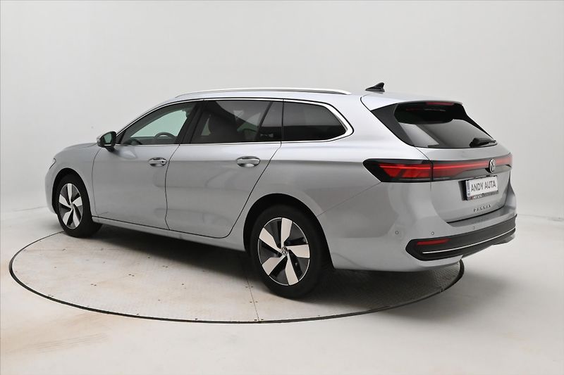 Volkswagen Passat 2,0 TDI 110kW DSG Business Zár - fotka 7 z 32