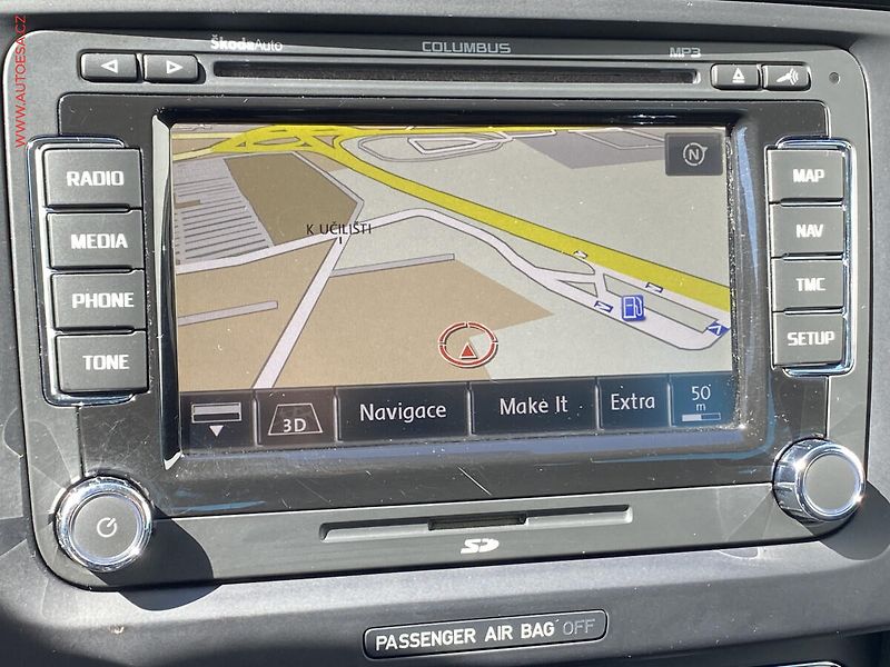 Škoda Superb (2013) 2.0 TDi 4x4, L&K, DSG, kůže - fotka 19 z 20