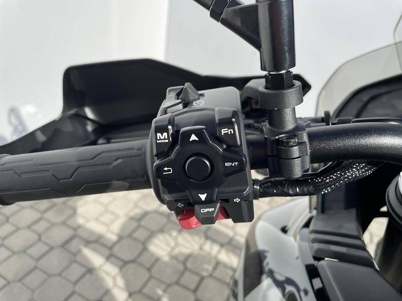 CFMOTO (2025) 800MT-X EU5+ - fotka 11 z 12
