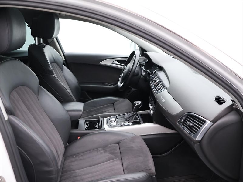 Audi A6 Avant 3,0 TDI 150kW Klima Pano - fotka 12 z 31