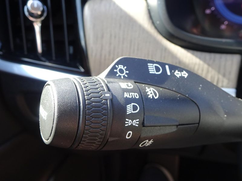 Volvo S90 AWD 173kW Inscription ČR DPH - fotka 23 z 30