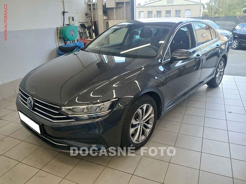 Volkswagen Passat (2020) 1.5TSI, ČR, Business, LED - fotka 1 z 3