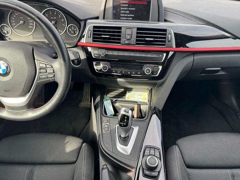BMW Řada 3 (2020) GT xDRIVE 320i 135kW 4x4 CZ - fotka 10 z 11