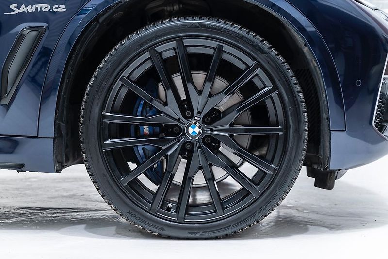 BMW X5 xDrive40d*vzduch*pano*záruka - fotka 16 z 44