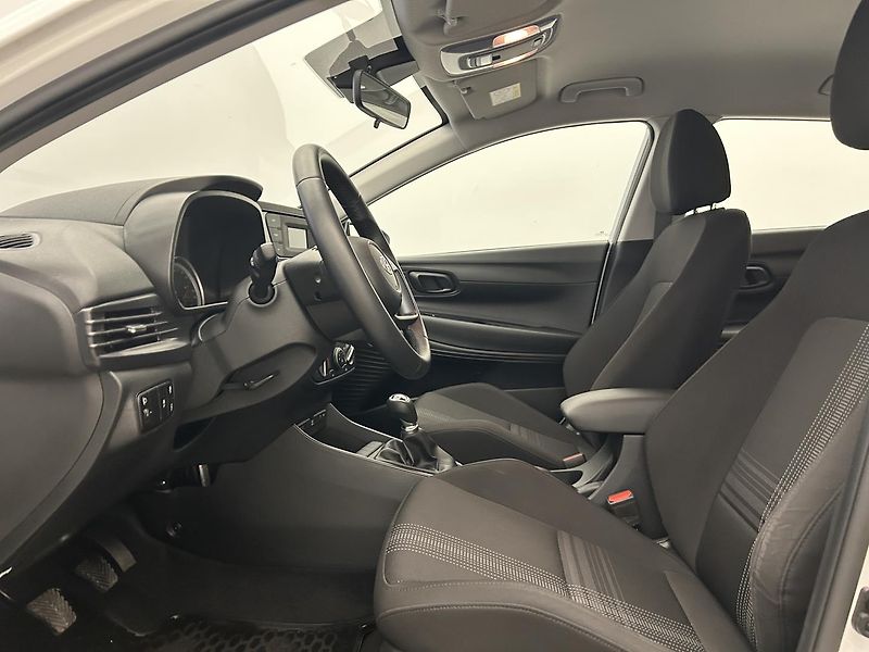 Hyundai Bayon 1.2  Comfort Club - fotka 16 z 24