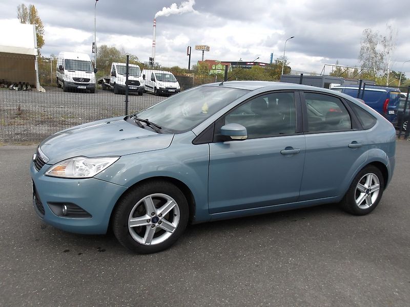Ford Focus 2,0TDCi 100kW - fotka 2 z 37
