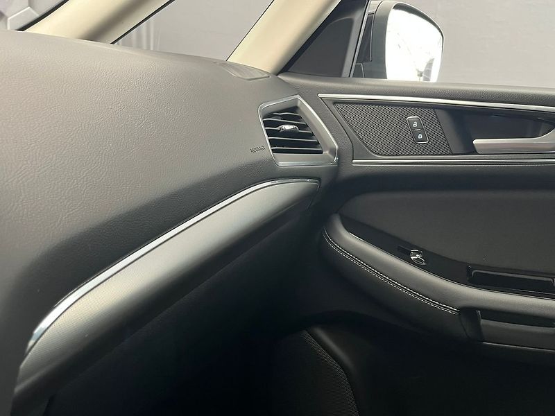 Ford S-MAX 2.5 Duratec HEV TITANIUM - fotka 25 z 64