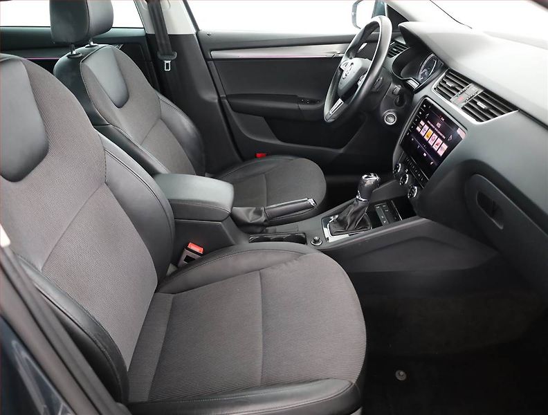 Škoda Octavia (2019) Style 2.0 TDI, Automat - fotka 7 z 19