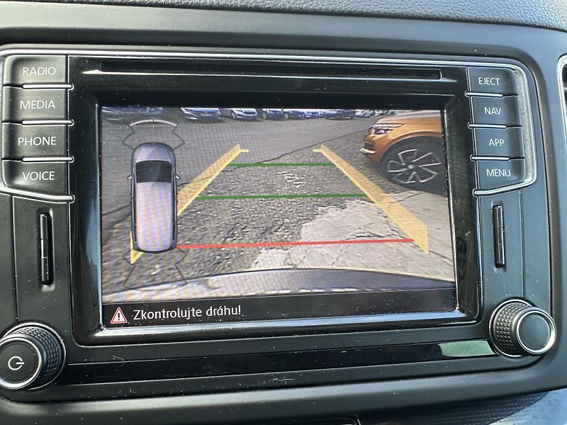Volkswagen Sharan (2017) 2.0 TDi Sound 110 Kw - fotka 32 z 35