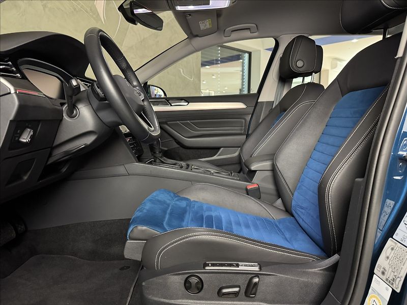 Volkswagen Passat 2,0 TSi  DSG Elegance Virtual - fotka 21 z 47