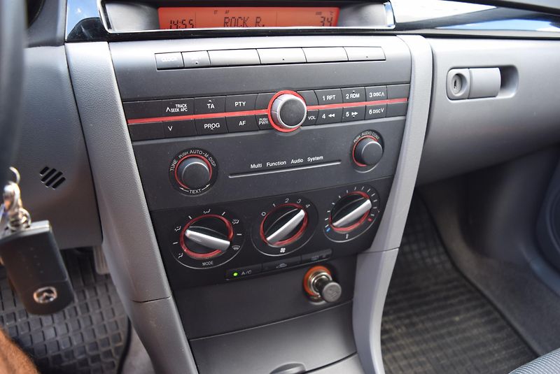 Mazda 3 (2007) 1.4 16v BK 62kw COMFORT 2x ALU - fotka 23 z 36