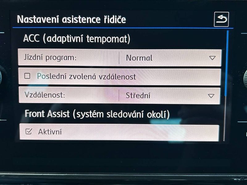 Volkswagen Golf (2018) 1.4 TSI R-Line - fotka 32 z 32