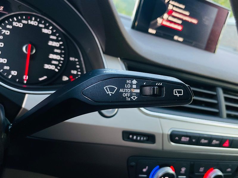 Audi Q7 3.0TDI AUT VÝHŘEV QUATTRO - fotka 49 z 54