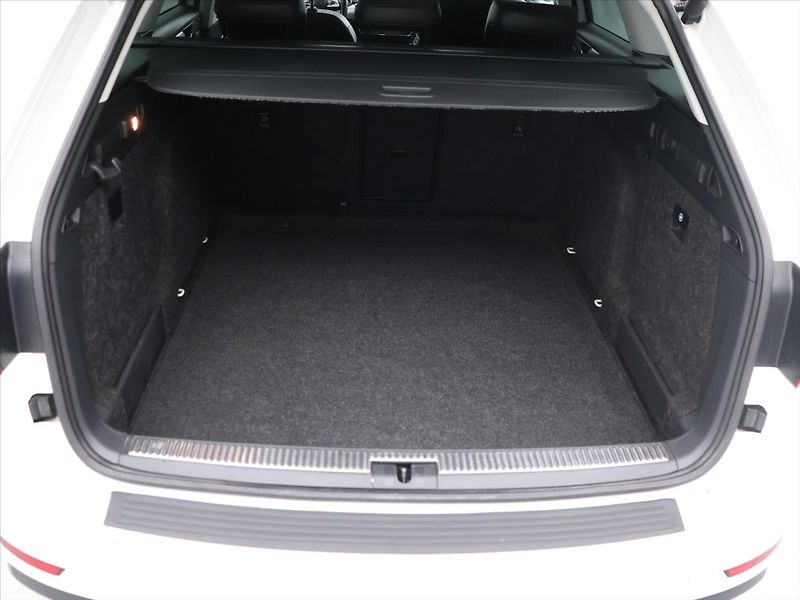 Škoda Superb 2,0 TDI DSG Style+  Navi ACC - fotka 10 z 36