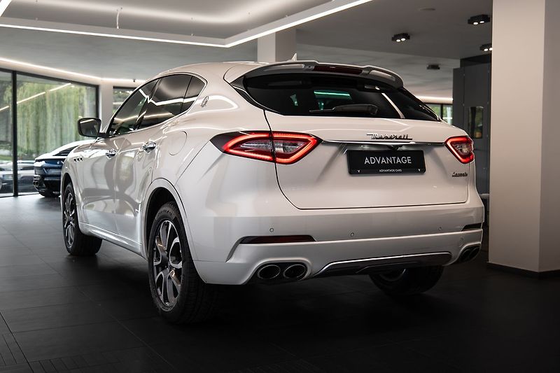 Maserati Levante 360/Pano/Vyhřívaná/Ventilovaná - fotka 4 z 25