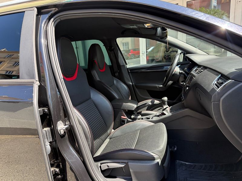 Škoda Octavia (2014) RS 2.0 TDI 135 kW - fotka 10 z 28