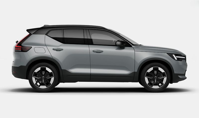 Volvo XC40 (2026) B4 ULTRA DARK AUT - fotka 6 z 13