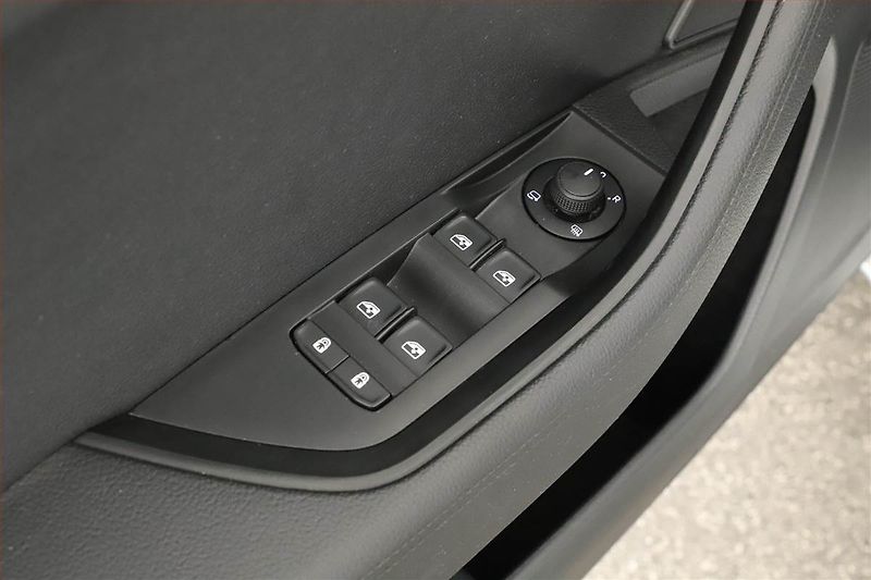 Škoda Superb (2021) 2.0 TSI - fotka 9 z 19