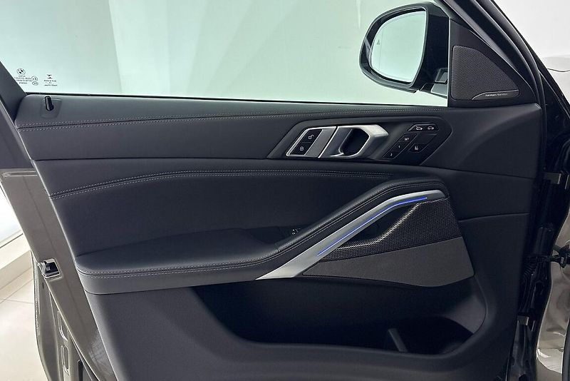 BMW X6 M50d - fotka 16 z 27