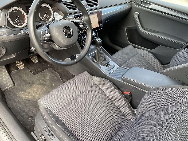 Škoda Superb (2021) 1.5 TSI Style - fotka 6 z 38