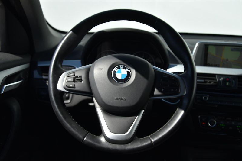BMW X1 xDrive 20d 140kW 1.MAJITEL ČR - fotka 15 z 23