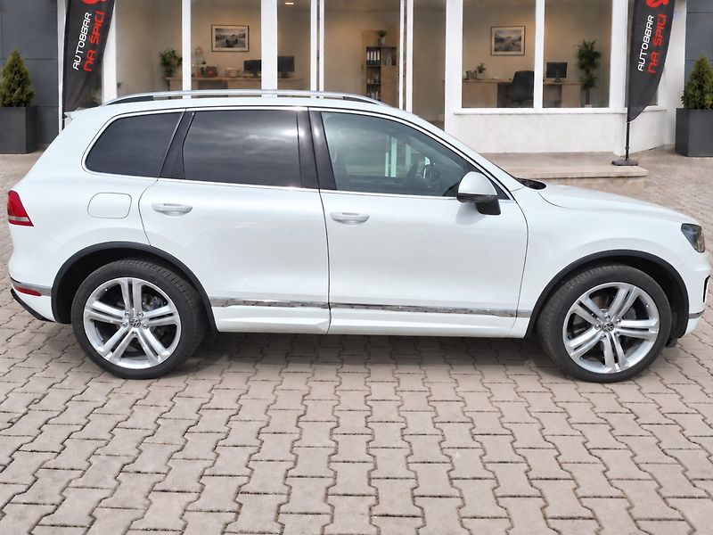 Volkswagen Touareg (2015) 4.2TDI 250kW R-LINE -ČR - fotka 8 z 48