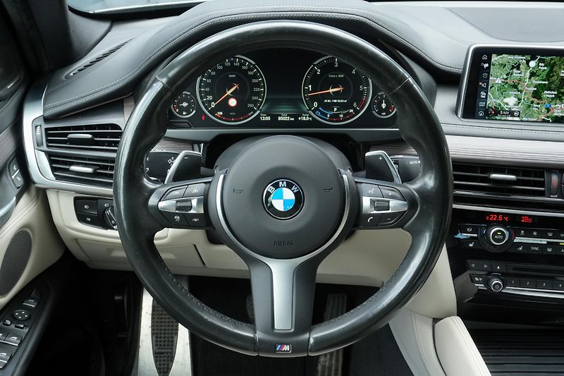 BMW X6 M50d, ČR, Tažné, Ventilace,H/K - fotka 17 z 42