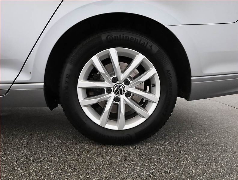Volkswagen Passat (2020) Business 2.0 TDI, Automat - fotka 18 z 18
