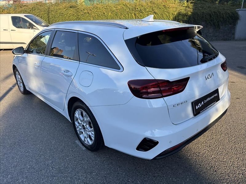 Kia Ceed 1,5 TGDi TOP ZÁRUKA NAVI KAMER - fotka 3 z 41