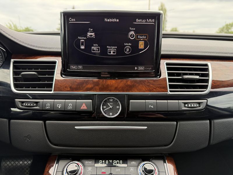 Audi A8 V8 4.2TDi Quattro BOSE LED - fotka 12 z 23