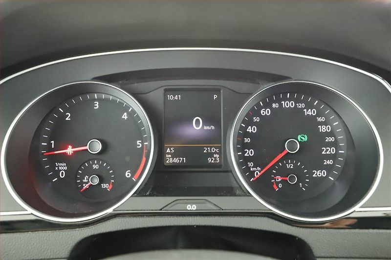 Volkswagen Passat (2016) 2.0 TDI, Automat, Serv.kniha - fotka 11 z 14