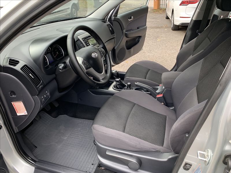 Hyundai i30 1,6 CRDI ČR - fotka 10 z 17