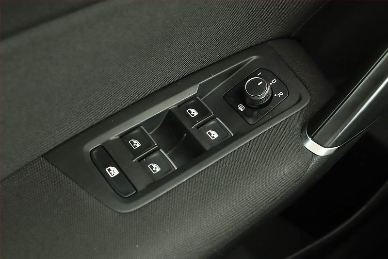 Volkswagen Touran (2016) 1.6 TDI, Navi, Tempomat - fotka 13 z 15