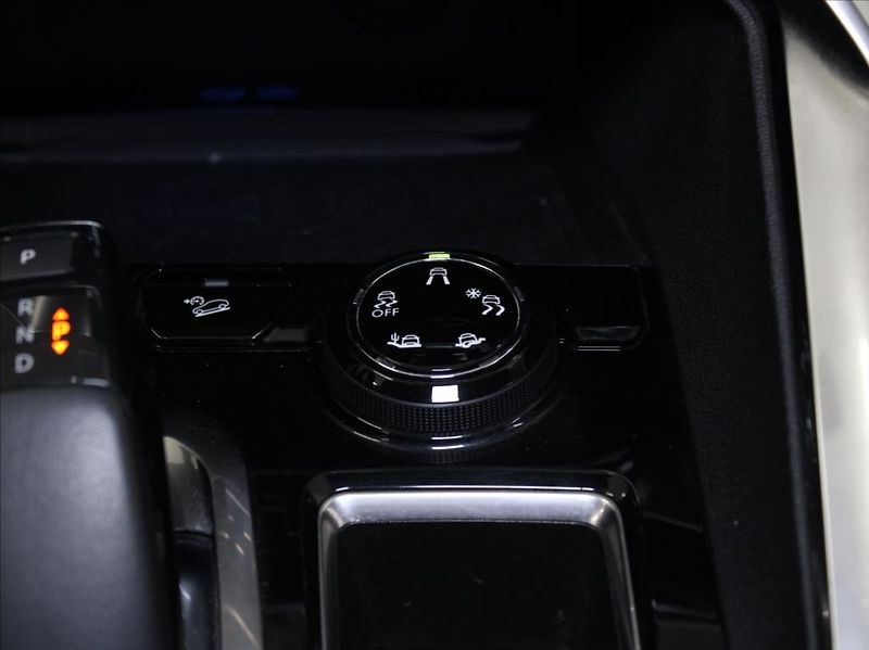 Peugeot 5008 1,2 PT 96kW AT Pano.Paměť  7-m - fotka 18 z 32