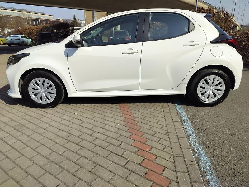 Toyota Yaris 1.5 VVT-i Hybrid - fotka 4 z 25