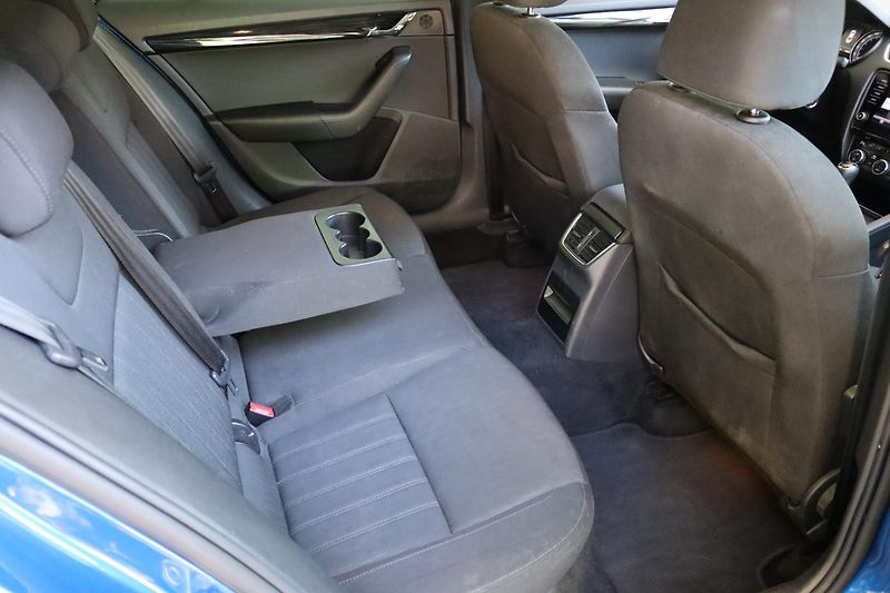 Škoda Octavia 2.0TDI DSG 110kW ČR DPH - fotka 42 z 50