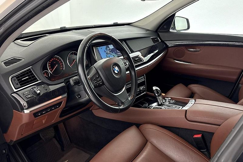BMW Řada 5 535xdGT - fotka 7 z 23