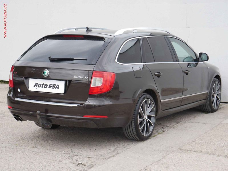 Škoda Superb (2012) 2.0TDi, AT, autoAC - fotka 6 z 20