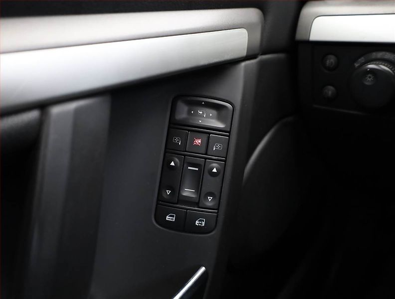 Opel Vectra (2008) 1.8, Automat, Serv.kniha - fotka 14 z 16