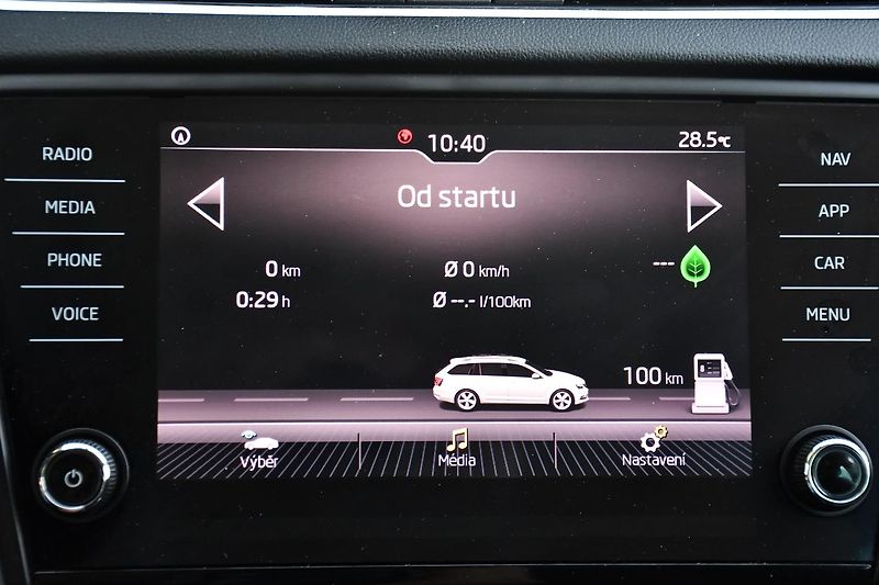 Škoda Octavia 1.5TSi 110kW DSG NAV ACC - fotka 39 z 48