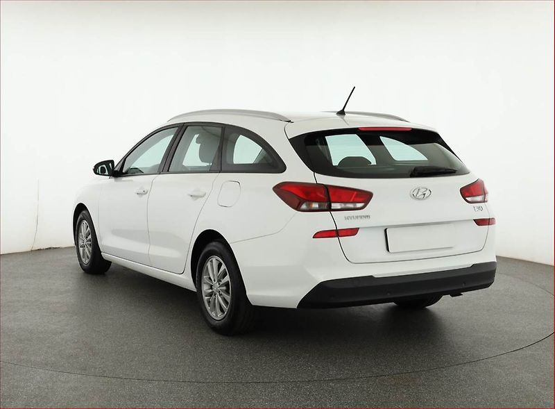 Hyundai i30 (2017) 1.0 T-GDI, Serv.kniha - fotka 4 z 17