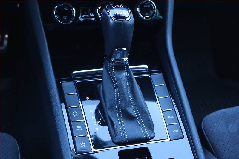 Škoda Superb (2017) 2.0 TSI, 4X4, Automat, Kůže - fotka 13 z 32