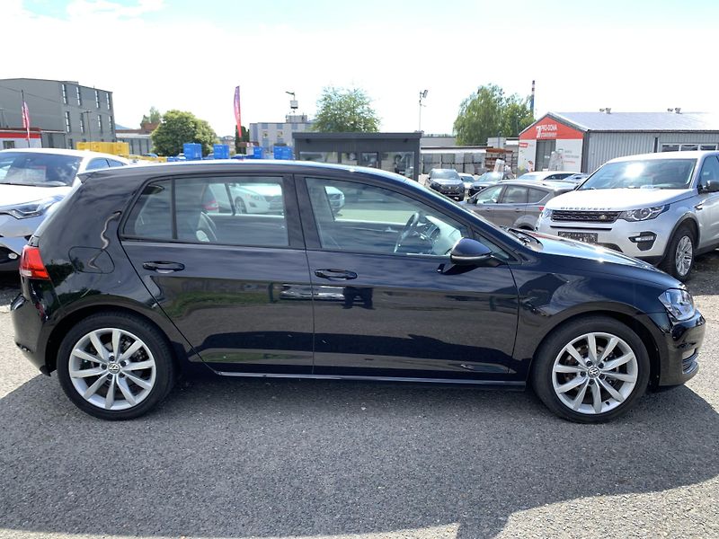 Volkswagen Golf Highline 1.6TDi 77kw DSG ALU - fotka 8 z 48