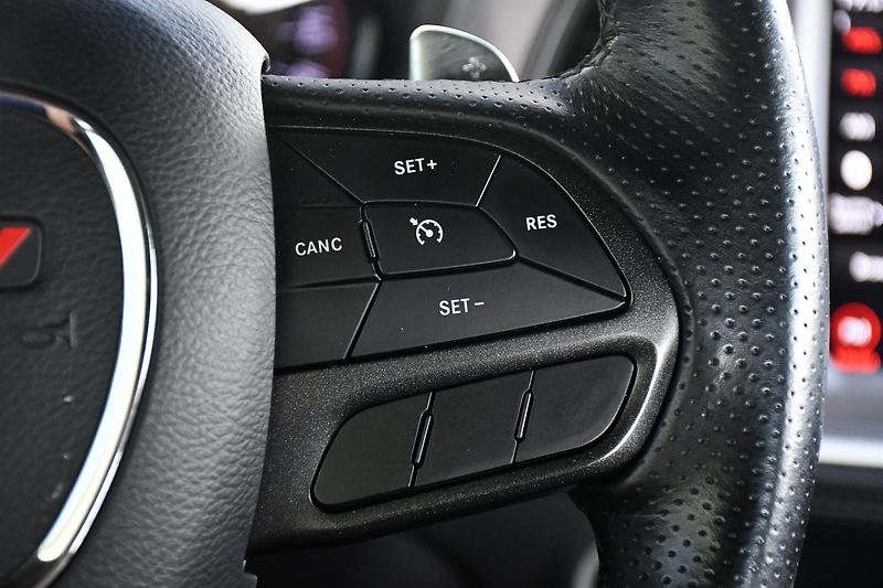 Dodge Challenger 5.7 V8 HEMI - fotka 19 z 41